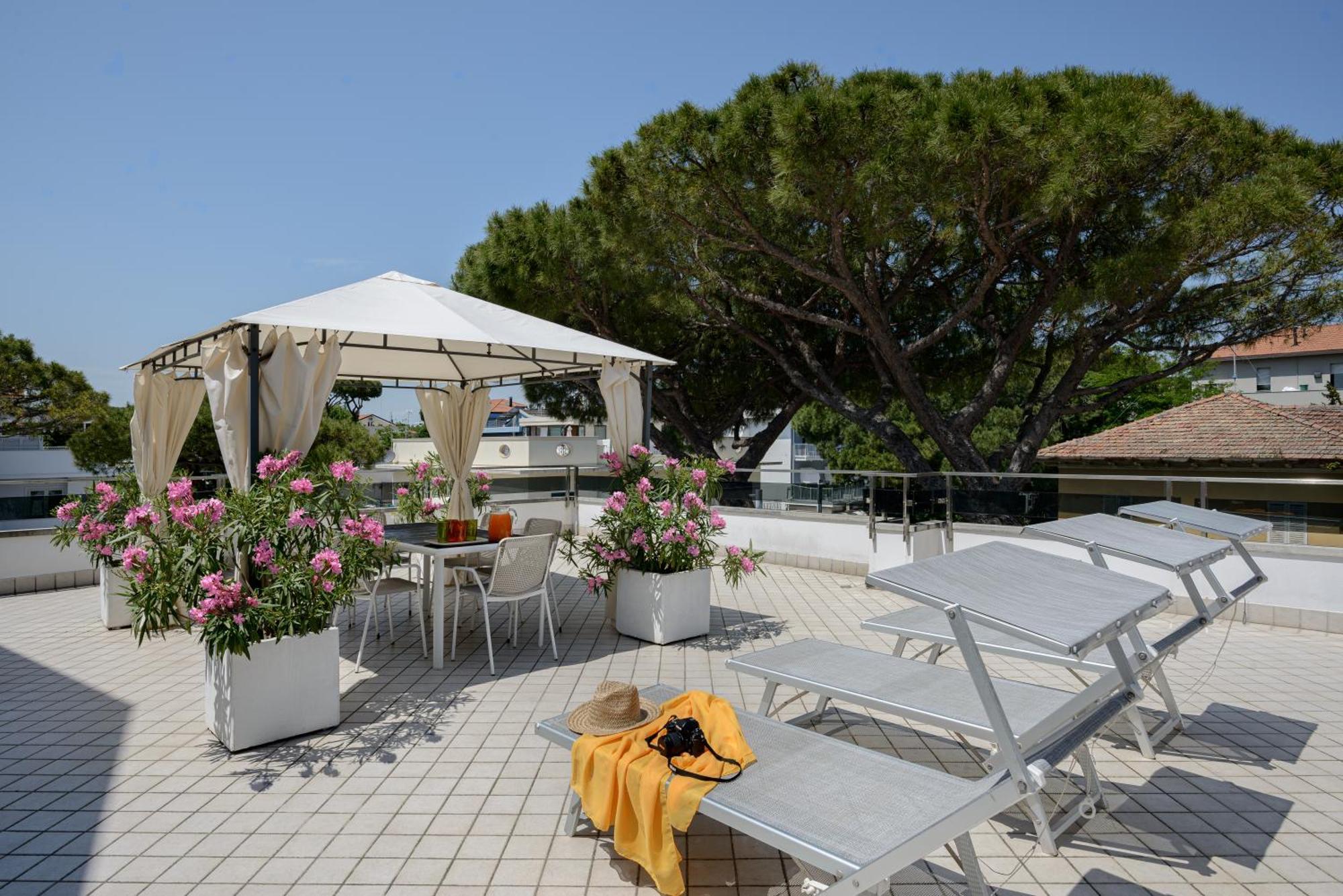 Dante 124 | Appartamenti A Riccione Exteriör bild
