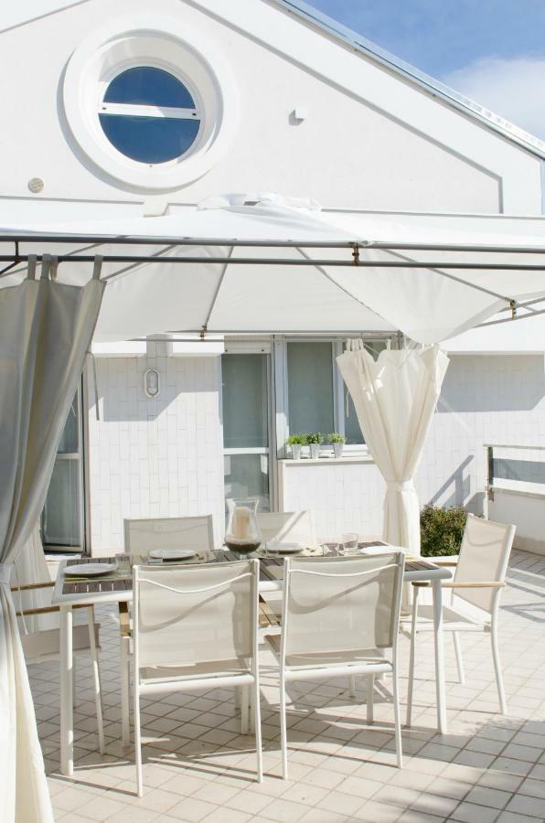 Dante 124 | Appartamenti A Riccione Exteriör bild